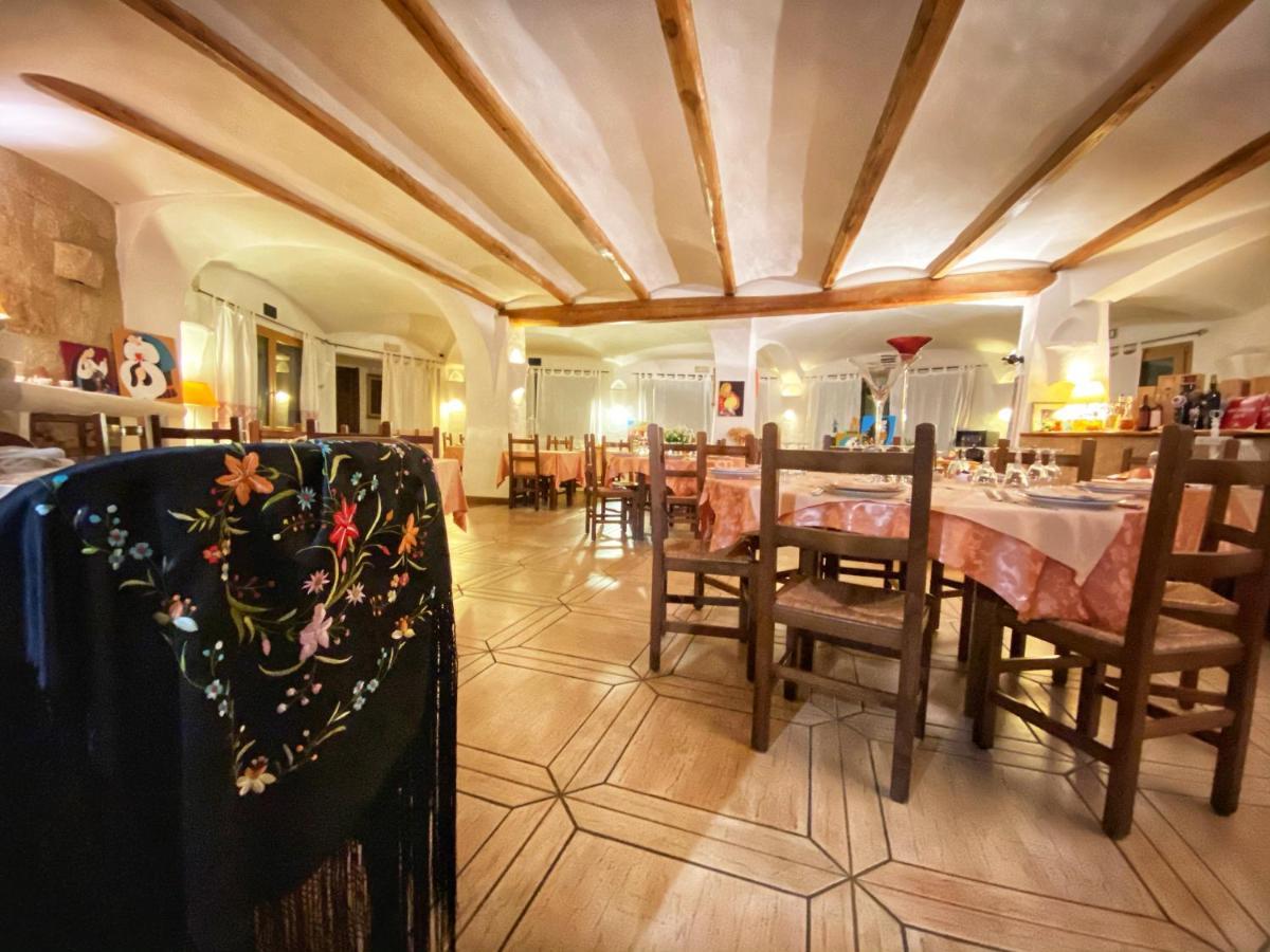 Locanda Tipica Sa Corte Oliena Exterior photo