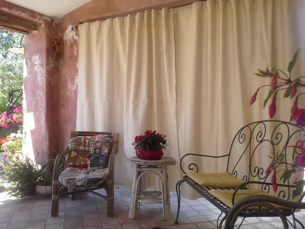 Locanda Tipica Sa Corte Oliena Exterior photo