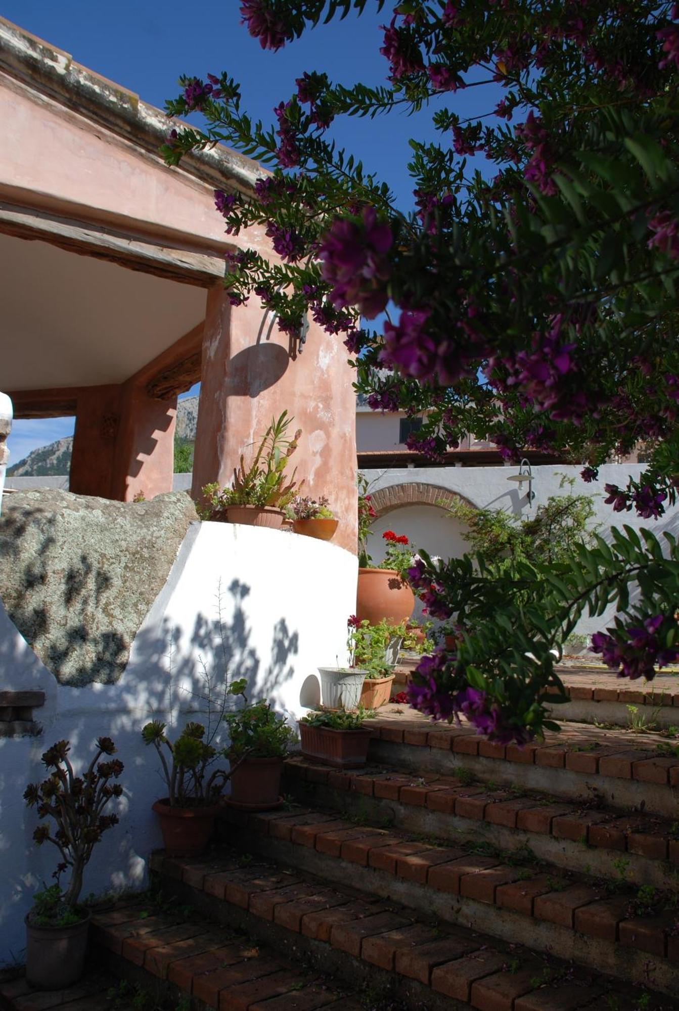 Locanda Tipica Sa Corte Oliena Exterior photo
