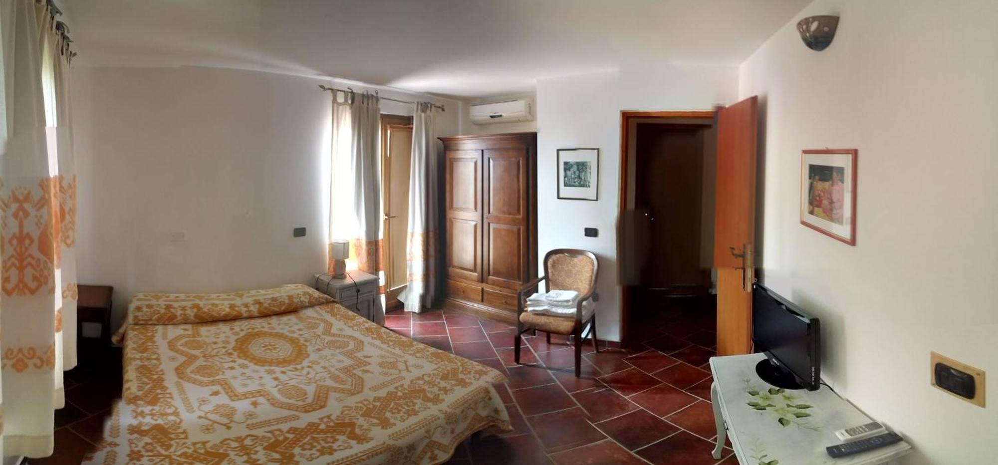 Locanda Tipica Sa Corte Oliena Room photo