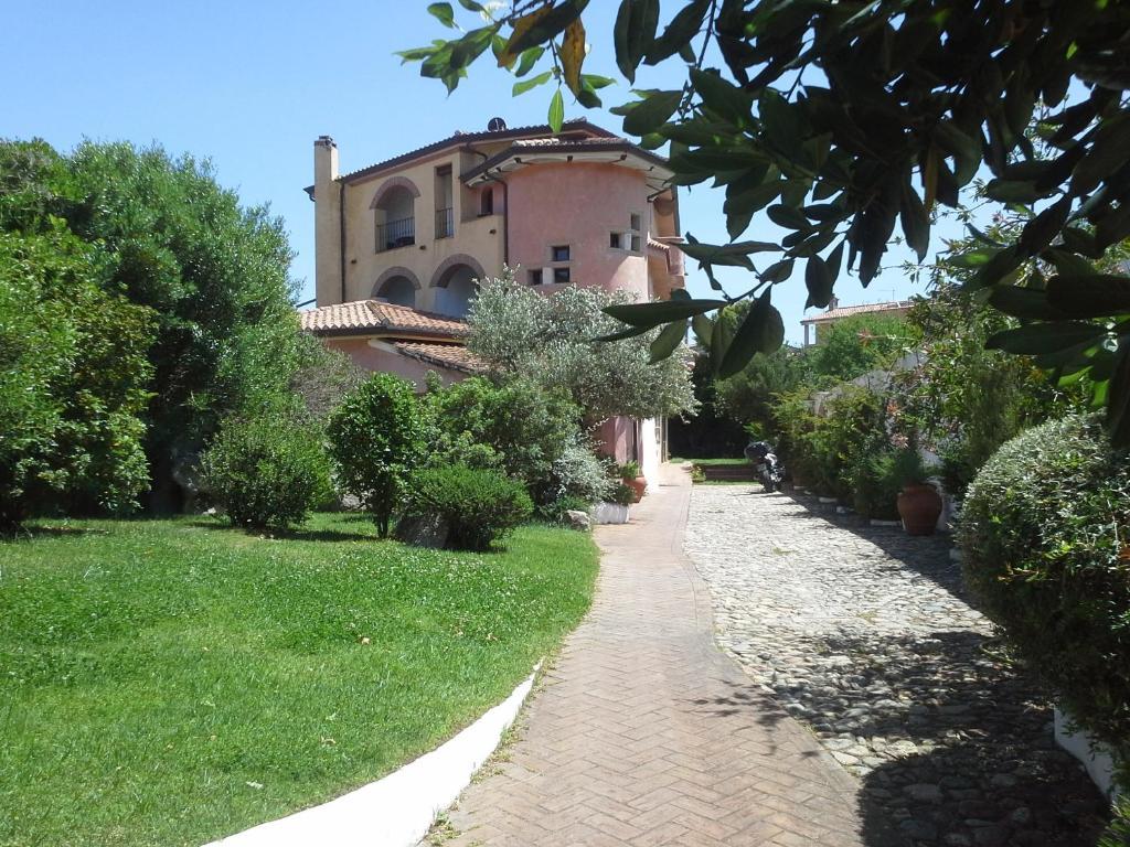 Locanda Tipica Sa Corte Oliena Exterior photo