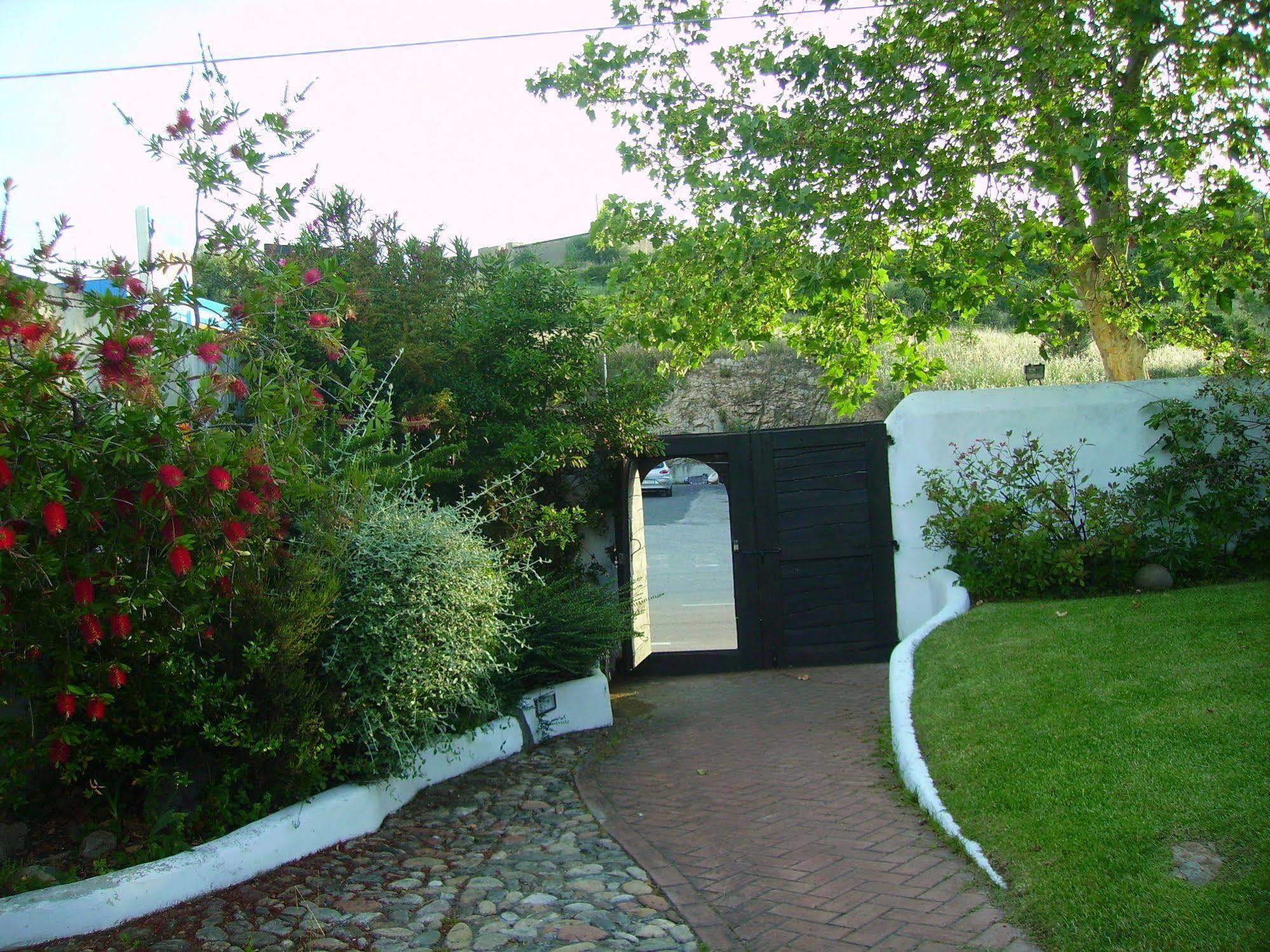 Locanda Tipica Sa Corte Oliena Exterior photo